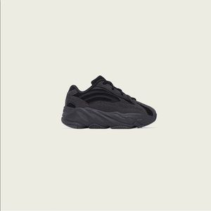 YEEZY BOOST 700 V2 INFANTS
VANTA  Size 7 SOLD OUT!